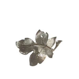 BSK Brushed silver tone bsk maple leaf brooch